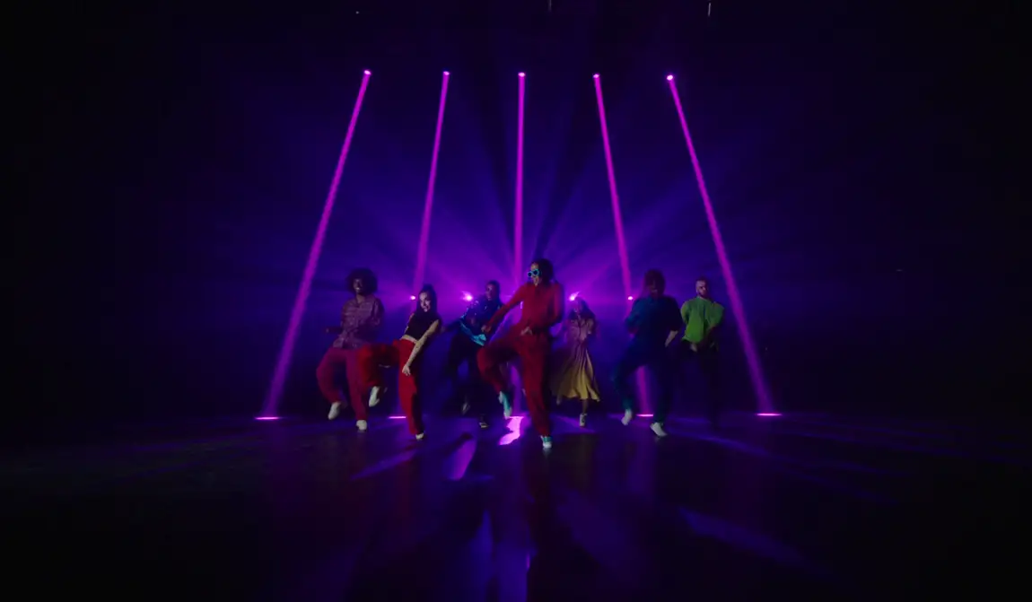 Imagen del spot de lanzamiento de SMUSIC.